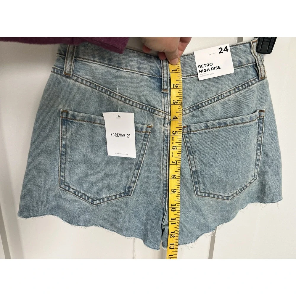 FOREVER 21 Women's Retro High Rise Distressed Denim Blue Washed Shorts Size 27‎